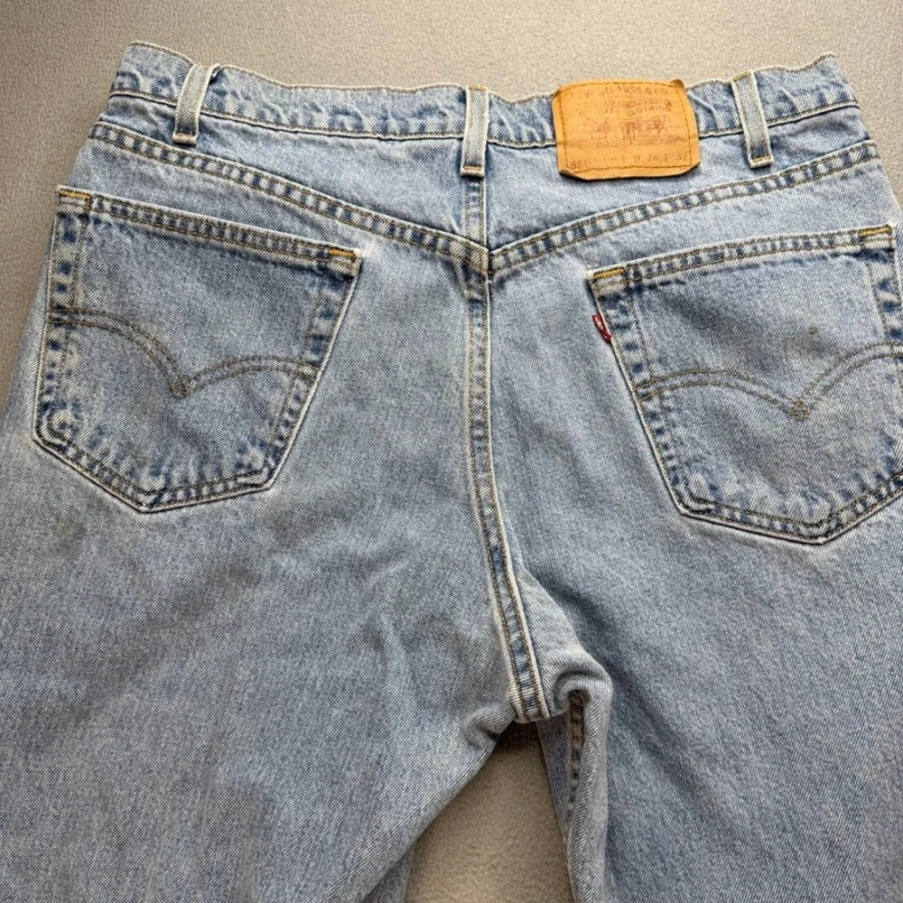Vintage Levi's Jeans 550 Relaxed Fit‎ 36x32 Light Wash 90s Made in USA Tapered